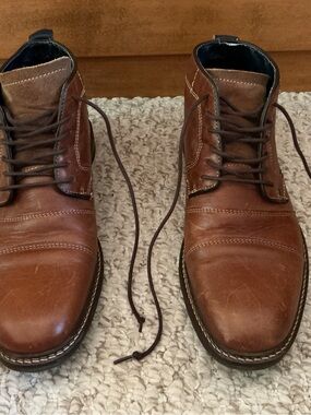 Men's Tan Leather Chukka Boots with Contrast Stitching